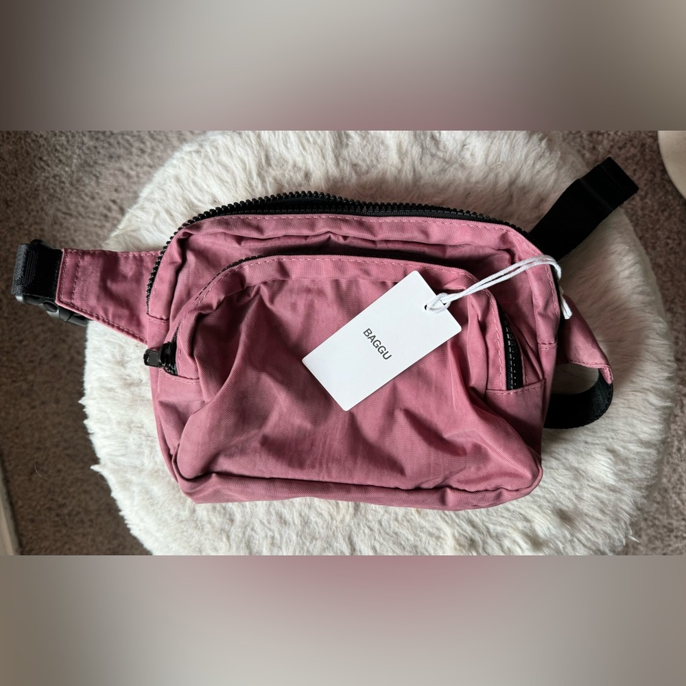 BNWT Baggu Fanny Pack - Rose Jam